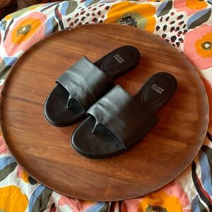 EILEEN FISHER Edge Slide Sandals - Buttery soft Black leather in Size 9